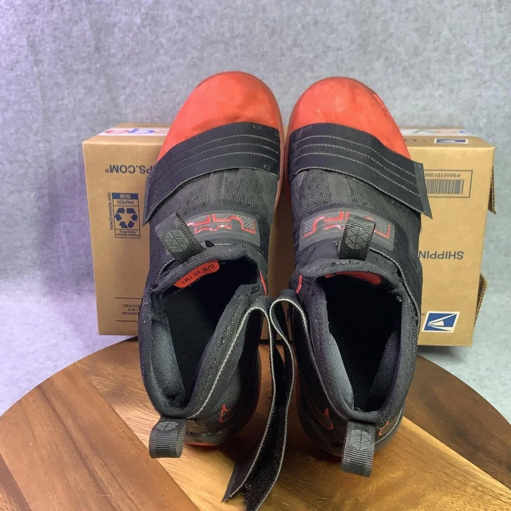 Nike lebron soldier